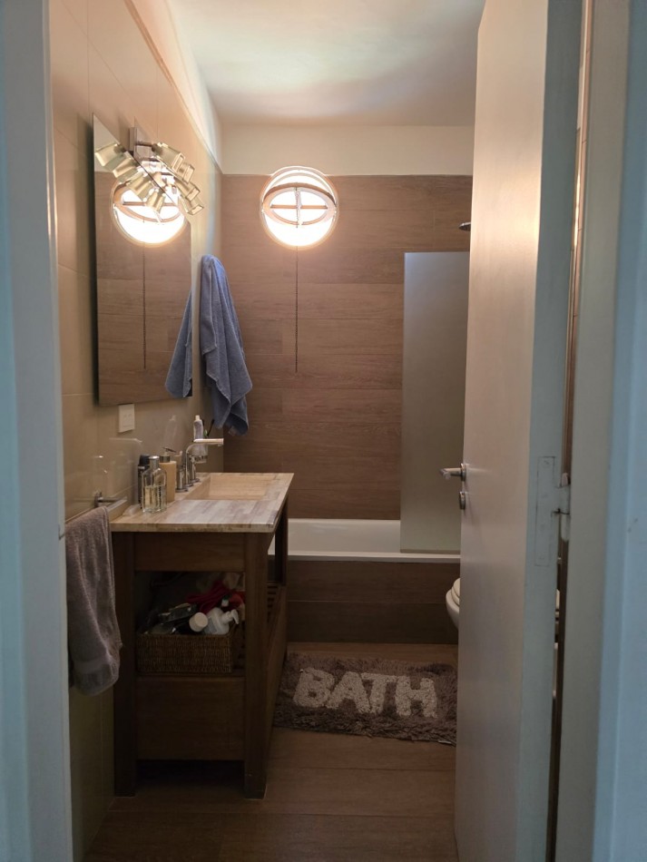 Dto. 3 ambientes con quincho con parrilla y terraza , excelente estado y ubicacion