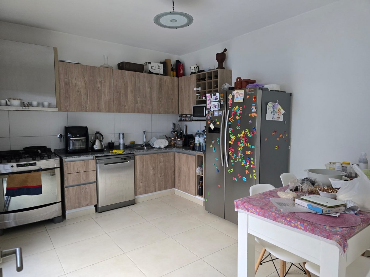 Dto. 3 ambientes con quincho con parrilla y terraza , excelente estado y ubicacion