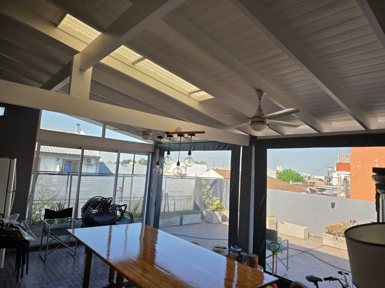 Dto. 3 ambientes con quincho con parrilla y terraza , excelente estado y ubicacion