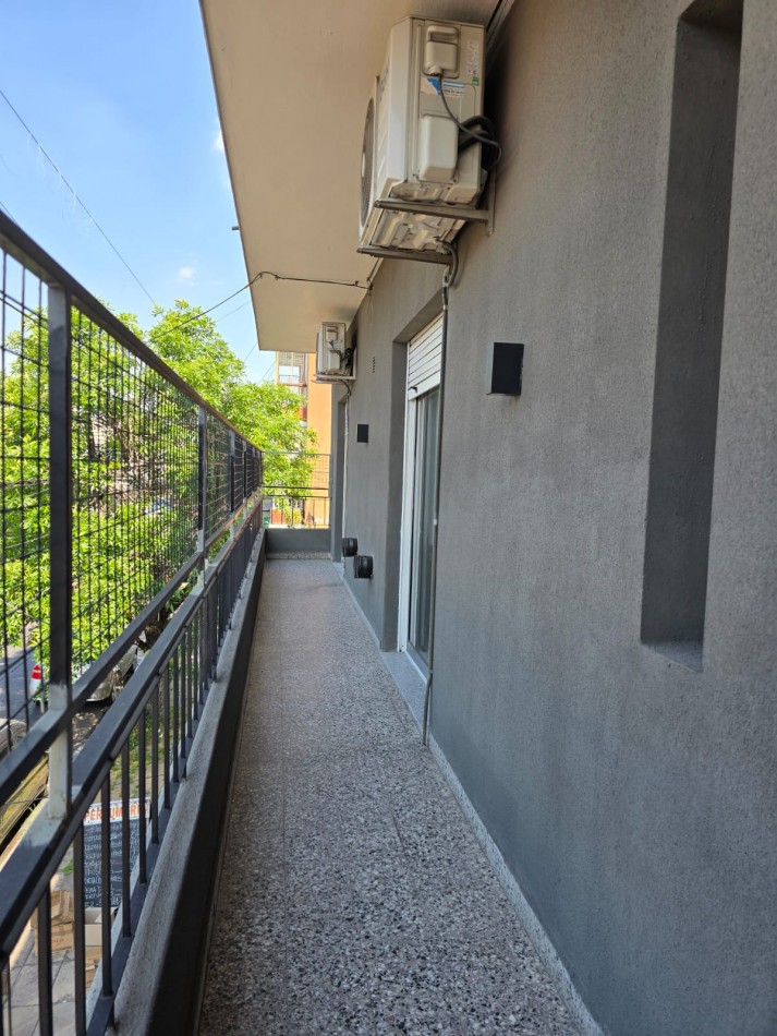 Dto. 3 ambientes con quincho con parrilla y terraza , excelente estado y ubicacion