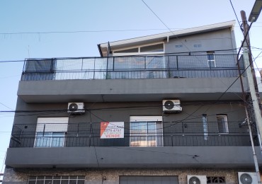 Dto. 3 ambientes con quincho con parrilla y terraza , excelente estado y ubicacion